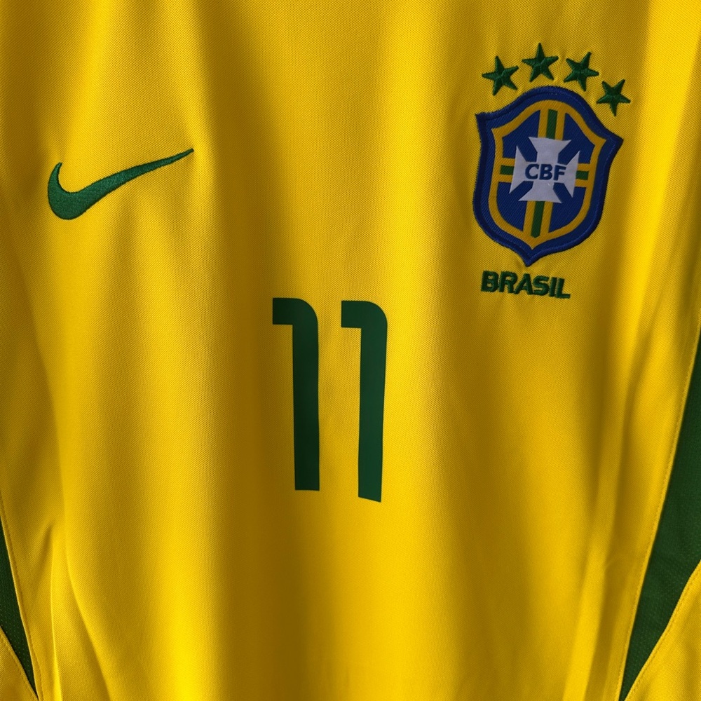 Brazil Ronaldinho Soccer Jersey 2002 - Picture 5 of 6